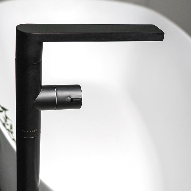 Floor Mounted Bath Filler – Matte Black - Fantaci interiors 