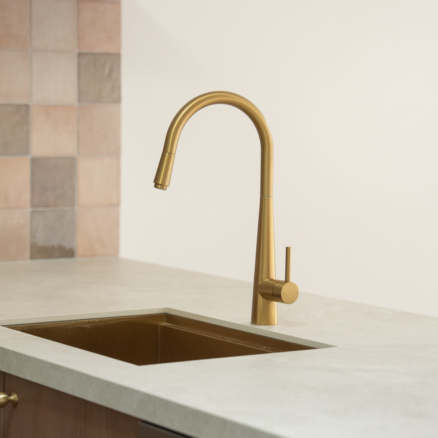 Brushed Brass Kitchen Faucet with Pull-Out Sprayer