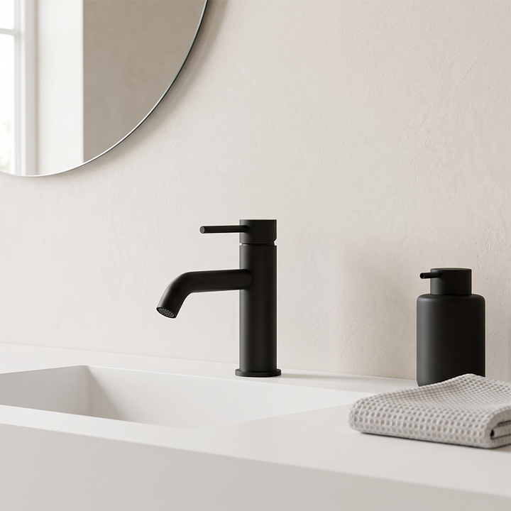 Minimalist Matte Black Single-Handle Bathroom Faucet