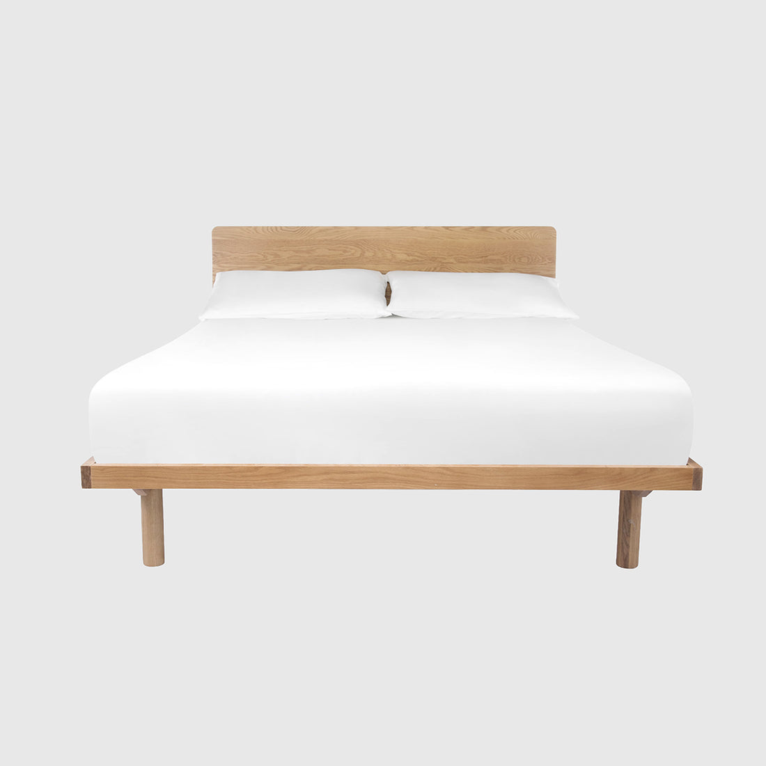 Sara Queen Bed – Solid Wood, Red Oak Finish