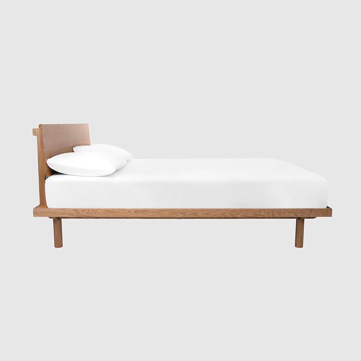 Sara Queen Bed – Solid Wood, Red Oak Finish